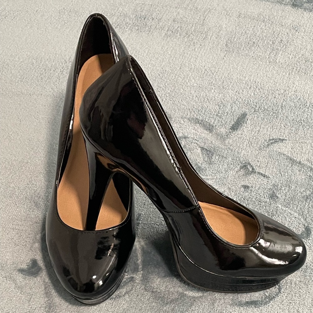 Lauren Conrad black patent leather platform heels